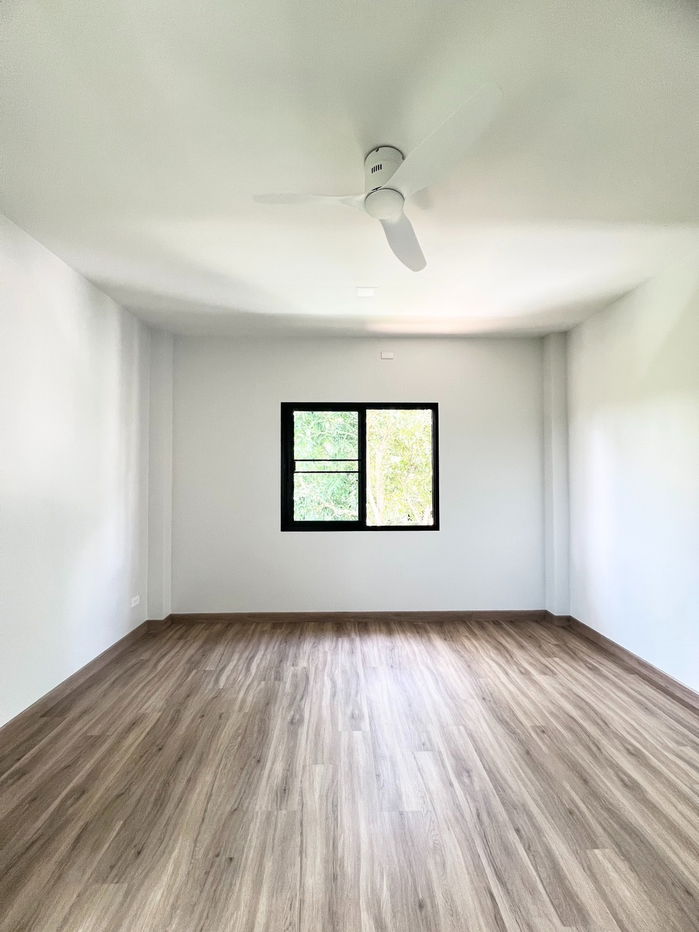 รูป ขายบ้านเดี่ยวสองชั้น   4 ห้องนอน  3 ห้องน้ำ  1 ห้องครัว  4 ที่จอดรถ - รูปที่ 24/32