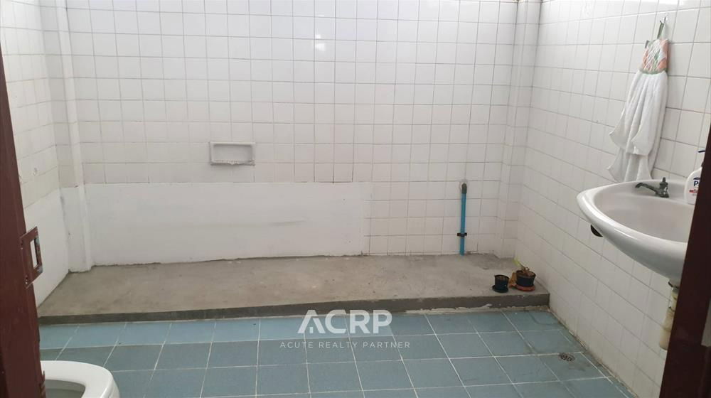 picture Single house/Home office for rent on Suthisan Winitchai Road  near the expressway. - 15/18