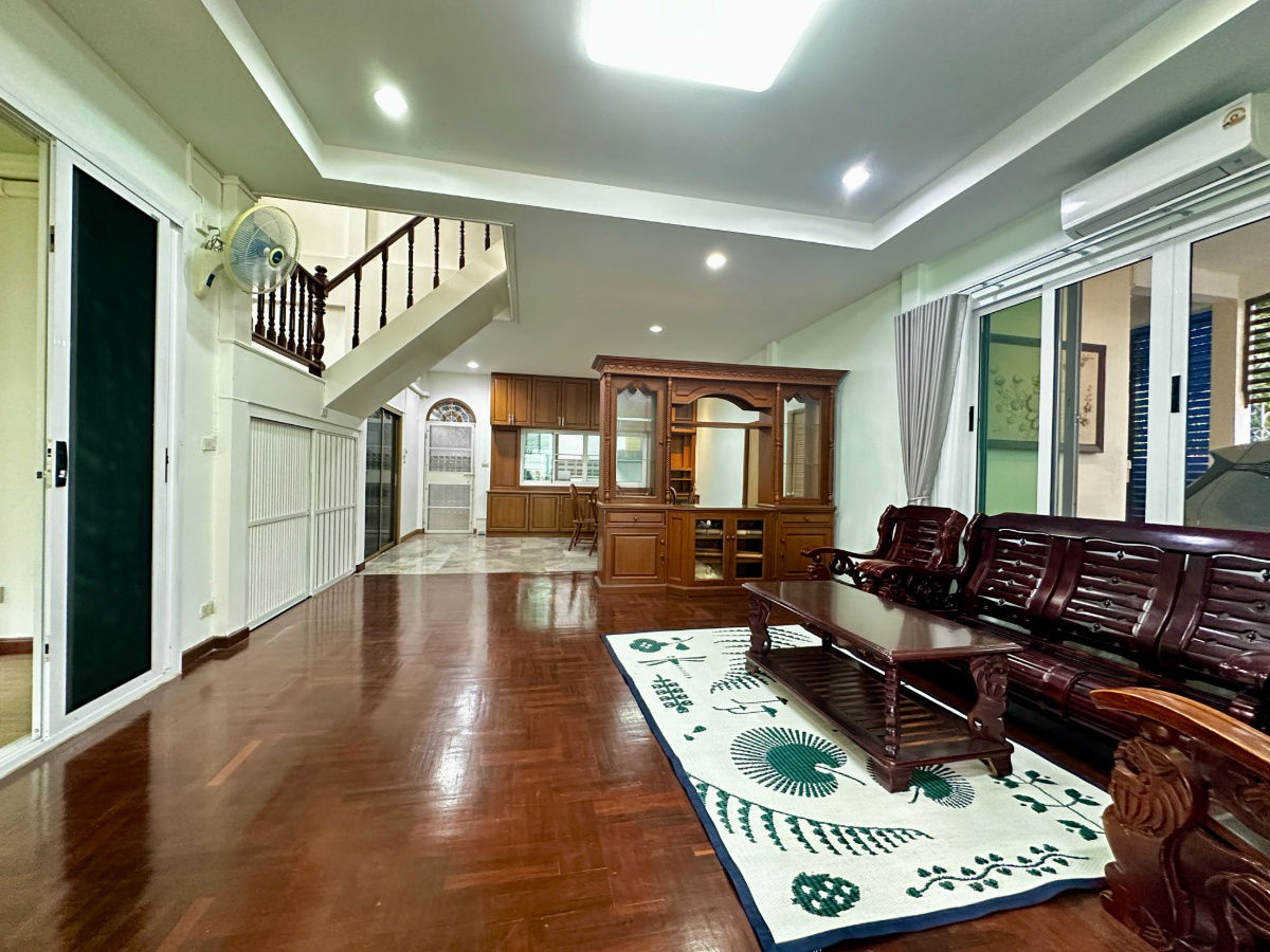รูป บ้านเดี่ยว 4 ห้องนอน ให้เช่า ในทำเลลาดพร้าว 93 / ลาดพร้าว 101 , กรุงเทพมหานคร - รูปที่ 9/62