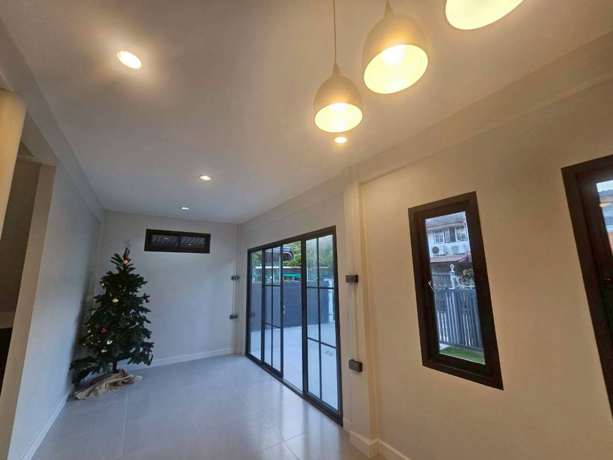 picture house for sale in Soi Serithai  - 9/20