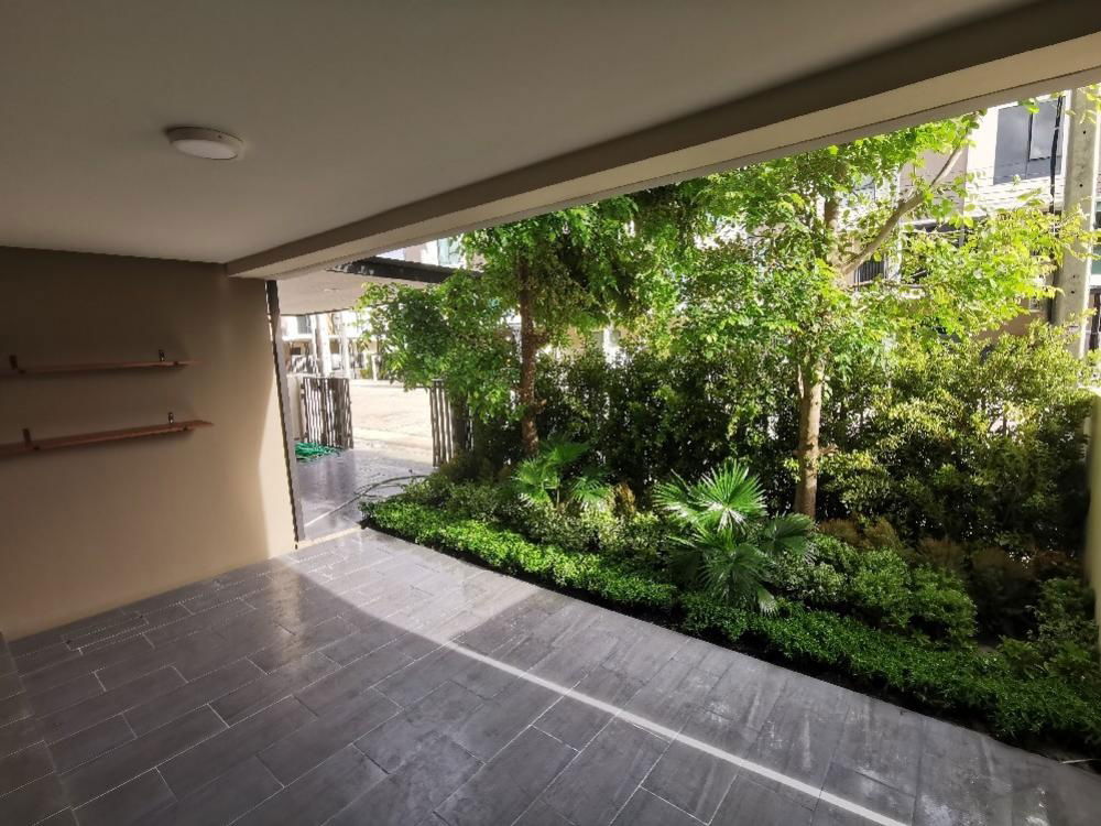 picture 🏡 For Rent: 3-Storey Townhome at KRAF Bangna by Altitude Spacious, modern home with private garden and parking for 4 cars. - 19/20