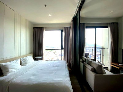 Condos for rent : Luxury condo for rent, Sukhumvit Road, in the heart of the city, ready to move in, Keen Center Sriracha