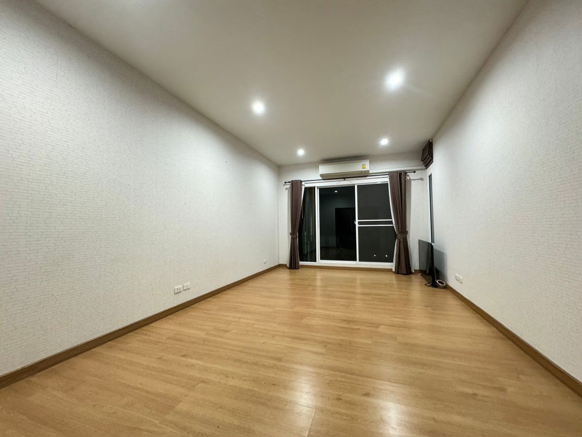 picture For RENT ! The Plant Citi  Town Home Modern Style (IMPACT) - 5/13