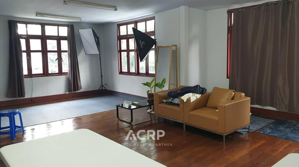 picture Single house/Home office for rent on Suthisan Winitchai Road  near the expressway. - 13/18