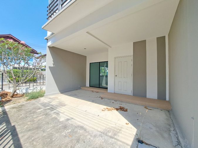3-bed townhouse for sale, 131 sqm, 23.3 sq wah, At Nice Watcharaphon - Theparak