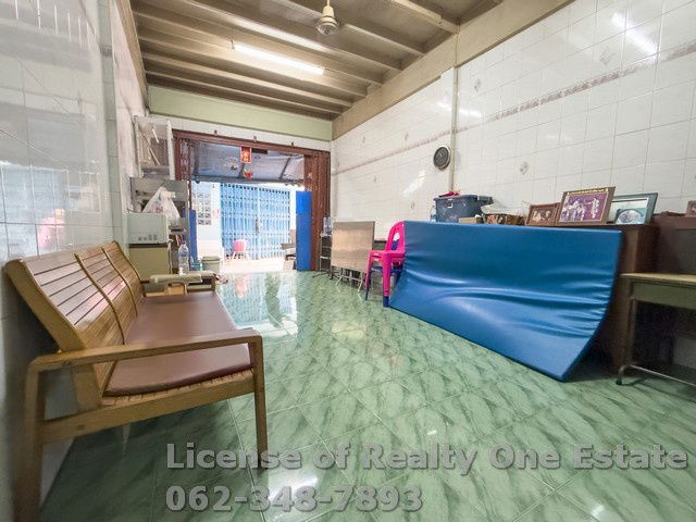 picture Urgent Sale! 3-Story Shophouse in the Heart of Yaowarat, Near Wat Mangkon MRT Station. Great Price! - 7/15