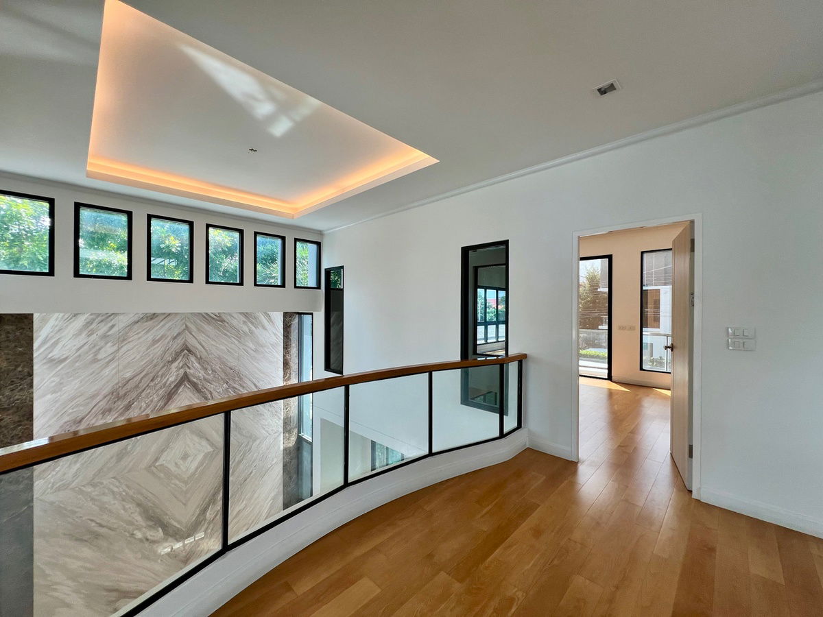 picture For Sale: 3-Storey Semi-Detached Home – Supalai Essence Ladprao | Spacious 330 SQ.M. Luxury Residence with Premium Finishes in Prime Ladprao Location - 15/24