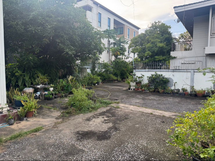 รูป ขายบ้านพร้อมที่ดินใจกลางอารีย์  - รูปที่ 8/11