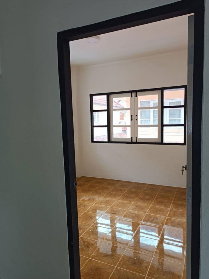 picture #S4774 For Rent Supawan Thepharuk - 8/12