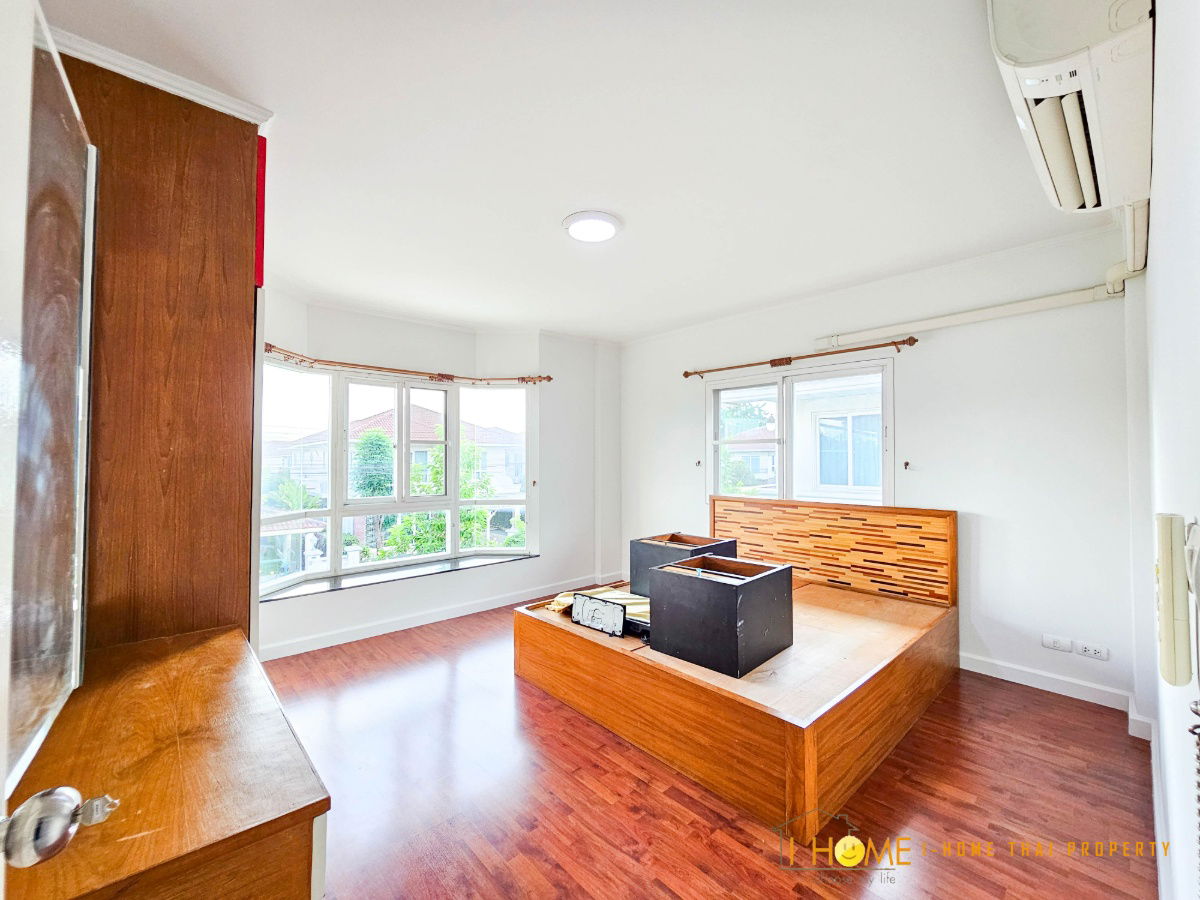 picture Two storey house for rent with 3 bedrooms,3 toilets and 1 kitchen.  - 15/25