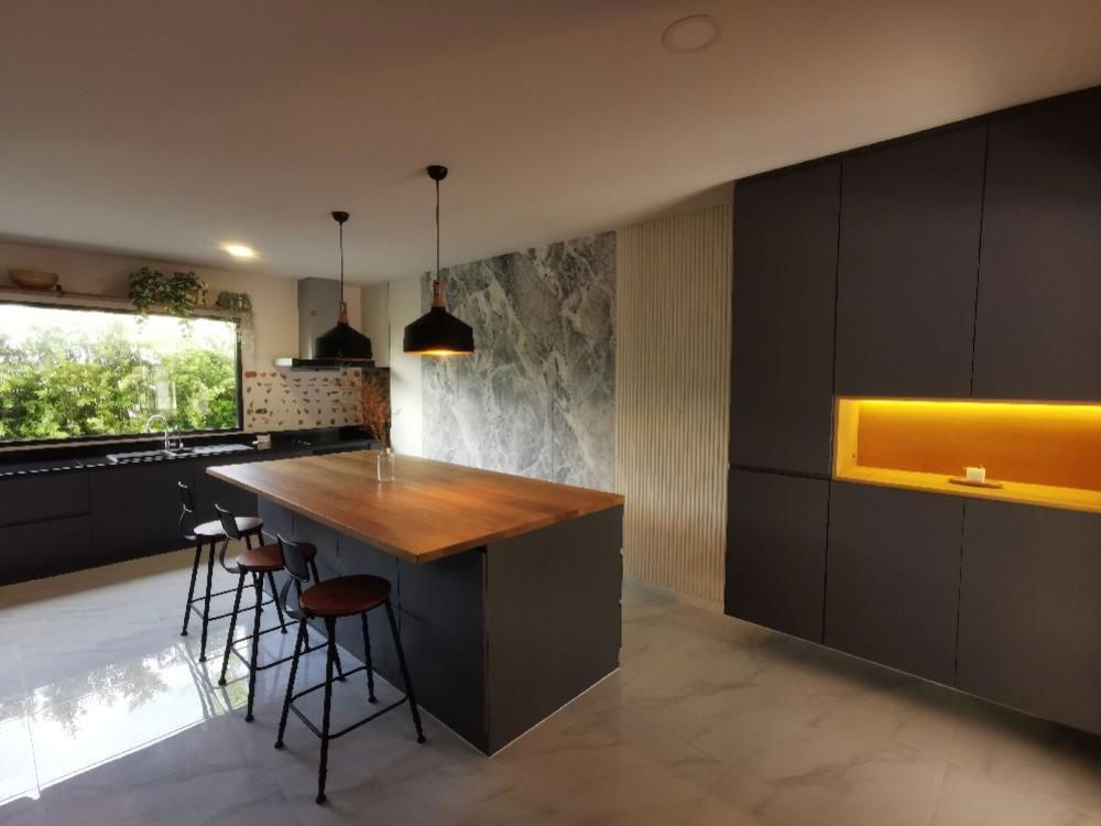 picture 🏡 For Rent: 3-Storey Townhome at KRAF Bangna by Altitude Spacious, modern home with private garden and parking for 4 cars. - 15/20