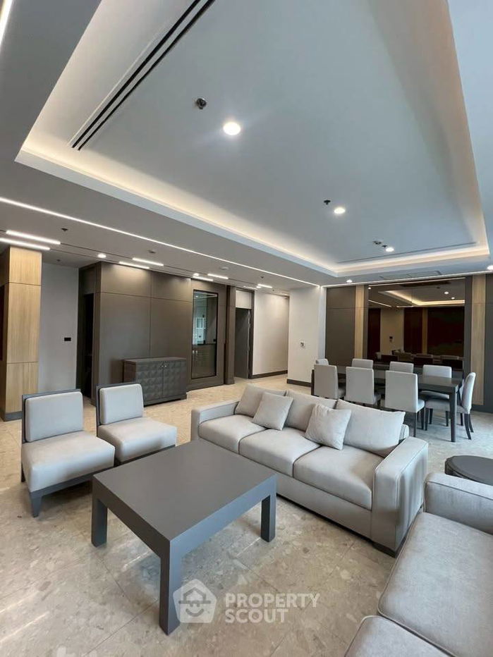 picture 3-BR Condo at Royal Residence Park near BTS Phloen Chit (ID 981400) - 1/12