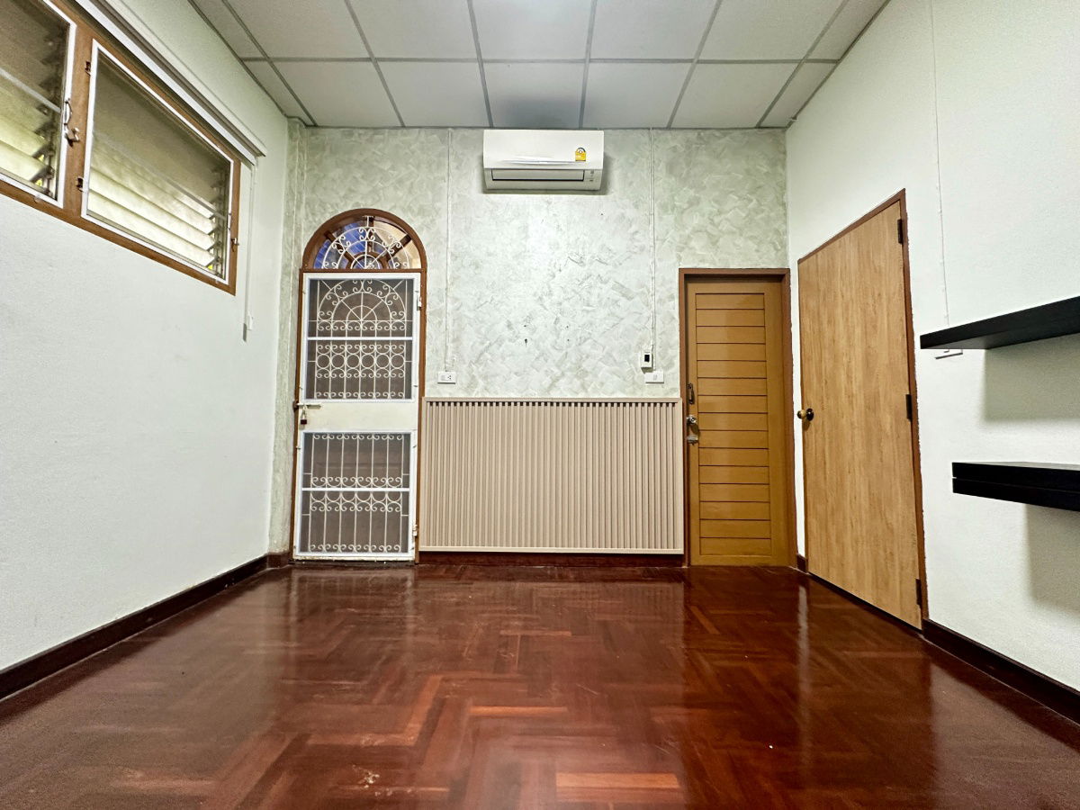 รูป บ้านเดี่ยว 4 ห้องนอน ให้เช่า ในทำเลลาดพร้าว 93 / ลาดพร้าว 101 , กรุงเทพมหานคร - รูปที่ 24/62