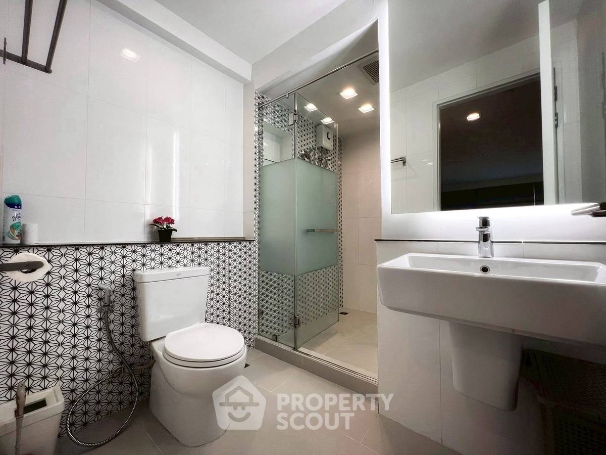 picture 2-BR Condo at Premier Condominium near BTS Phrom Phong (ID 2362411) - 5/11