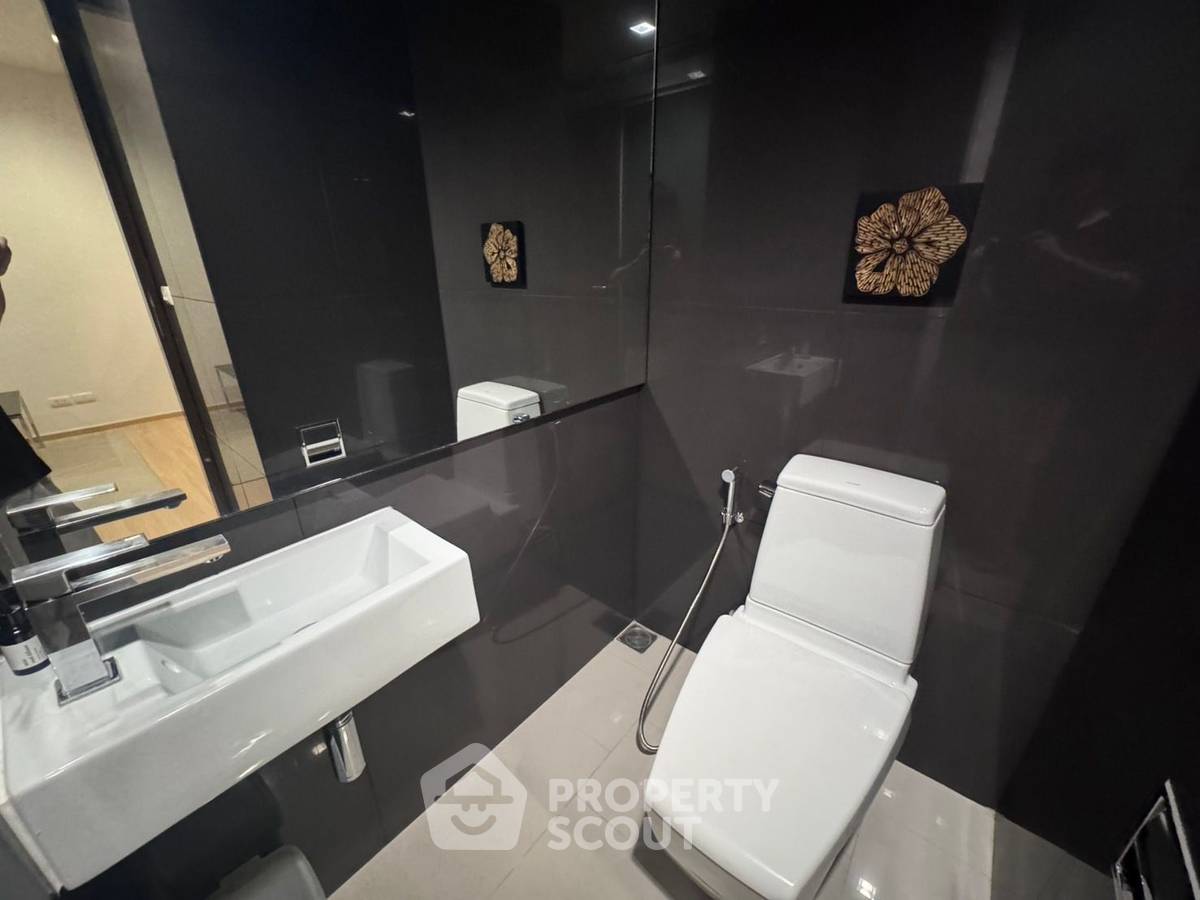 รูป คอนโด 1-ห้องนอน ที่ ริธึ่ม สาทร ใกล้ BTS สะพานตากสิน (ID 2362559) - รูปที่ 12/23