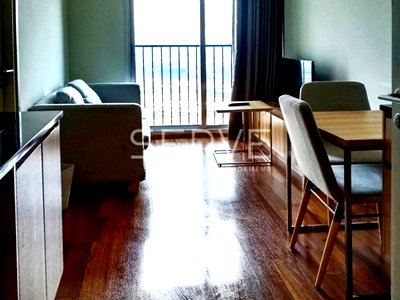 คอนโดให้เช่า : Corner Unit 1 Bed Super High Fl 35+ Next to MRT Thailand Cultural Centre 80 m. / Condo For Rent-Noble Revolve Ratchada 2