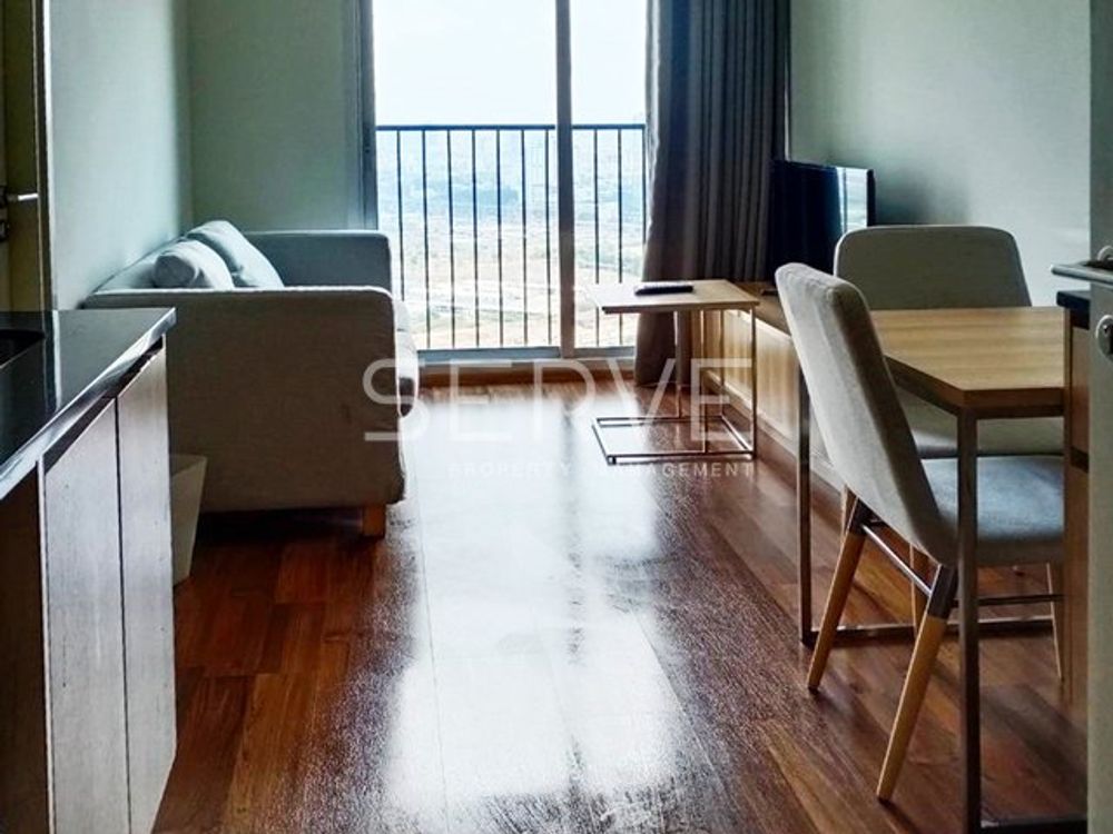 picture Corner Unit 1 Bed Super High Fl 35+ Next to MRT Thailand Cultural Centre 80 m. / Condo For Rent-Noble Revolve Ratchada 2 - 1/4