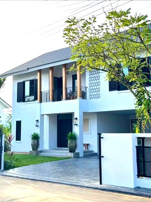 บ้านเดี่ยว เชียงใหม่ : ขายบ้านเดี่ยว 4 ห้องนอน 3 ห้องน้ำ นอกโครงการ ทำเลย่านเศรษฐกิจ มหาวิทยาลัยแม่โจ เชียงใหม่ T.0946511456