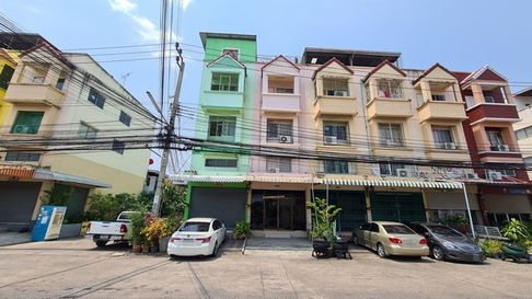 FOR SALE  COMMERCIAL BUILDING PROPERTY  2484000 BAHT.