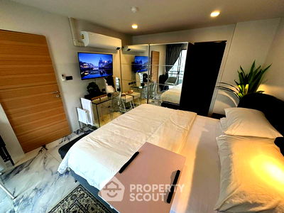 Condos for rent MRT Sam Yan : 2-BR Condo at Pearl Garden Condominium near BTS Chong Nonsi (ID 2351786)