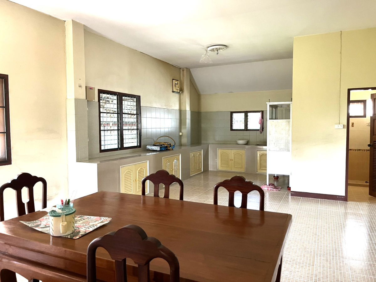 picture Single storey house for rent with 3 bedrooms,2 toilets and 1 kitchen.  - 6/21