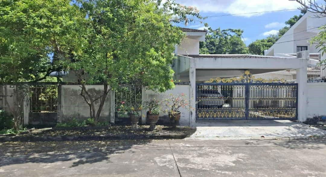 picture House for sale, luxury project, Panya Phatthanakan 30, quality commu - 1/15