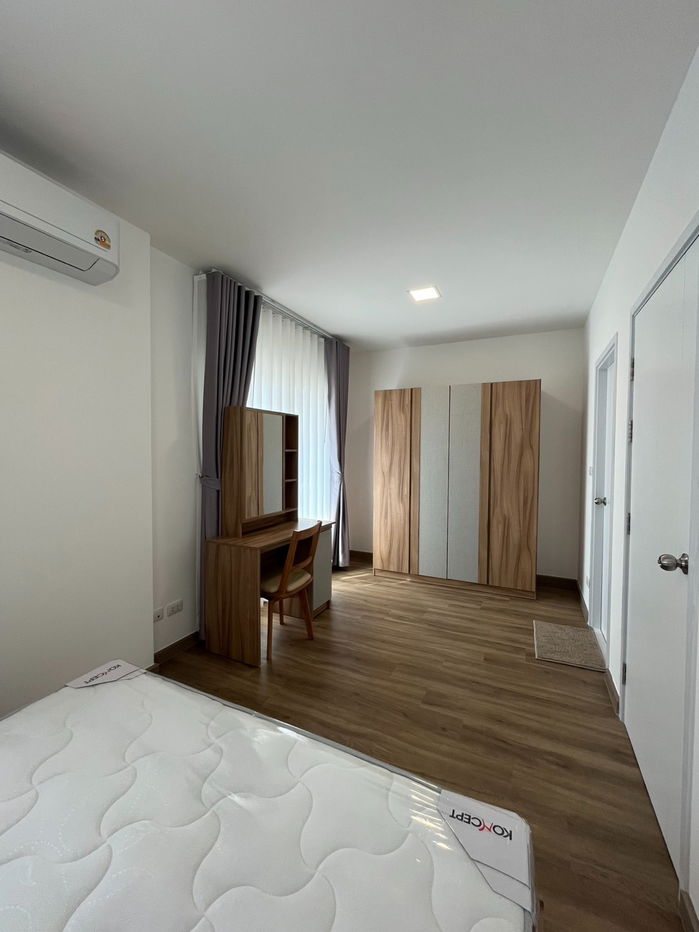 picture Two-storey townhouse for rent  with  2 bedrooms   and 2 toilets. - 16/27