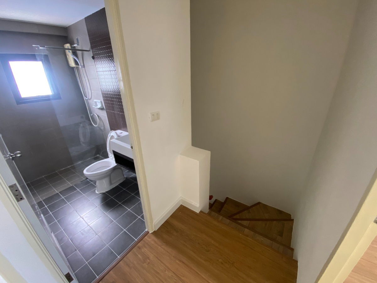 picture For rent : Rest Town by Phairojkijja 11,500 /month .Contact Line ID : 2424yusuke  - 3/13
