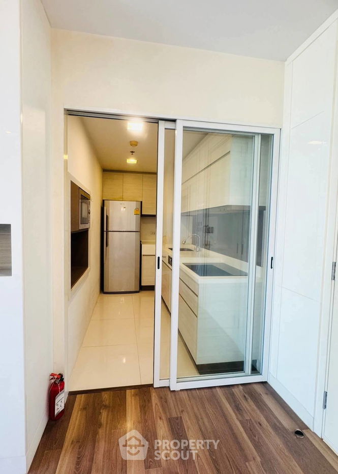 picture 2-BR Condo at The Room Sathorn-Taksin near BTS Pho Nimit (ID 2364475) - 13/16