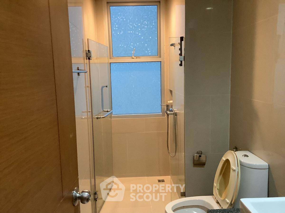 picture 1-BR Condo at Villa Sathorn near BTS Krung Thon Buri (ID 2364433) - 2/5