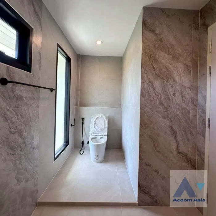 รูป 🔼🔽 AccomA 📩  4 BR House @Moo Baan Pakamas (AA44696) - รูปที่ 13/14
