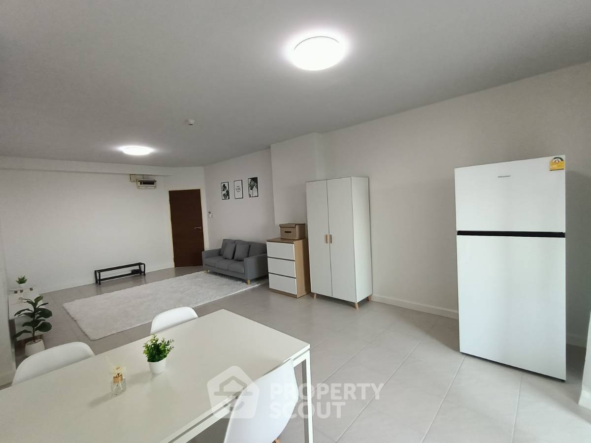 picture 2-BR Condo at Supalai Park Kaset near BTS Kasetsart University (ID 2364294) - 9/28