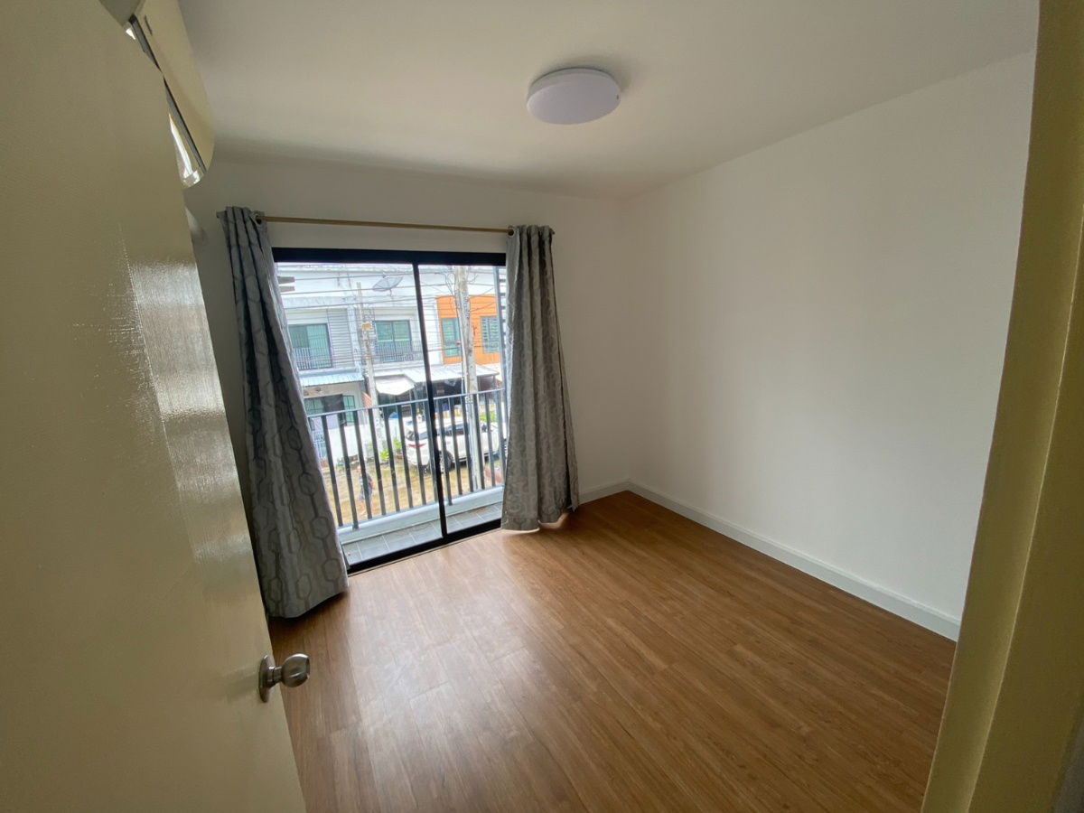 picture For rent : Rest Town by Phairojkijja 11,500 /month .Contact Line ID : 2424yusuke  - 5/13