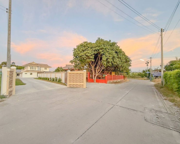 รูป ขายบ้านเดี่ยว 2 ชั้น 200 ตารางวา รีโนเวทใหม่ กรอกยายชา ทำเลดี ผ่อนเดือนละ 15,000 บาท

- - รูปที่ 3/10