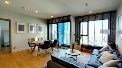 Condos for rent Central World Department Store : Code: KJ9266  for rent Life Asoke - Rama 9 // Line ID: @kjcondo (with @) //