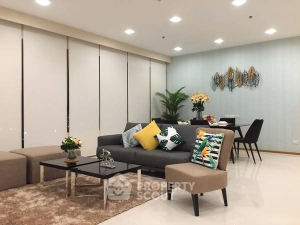 picture 3-BR Condo at The Emporio Place near BTS Phrom Phong (ID 2326489) - 3/25