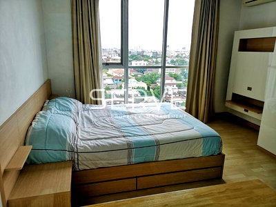 Condos for rent : 1 Bed Nice Room  Good view Closed Kitchen Perfect Location Next to MRT Ratchadaphisek  Exit 4  @  Rhythm Ratchada 