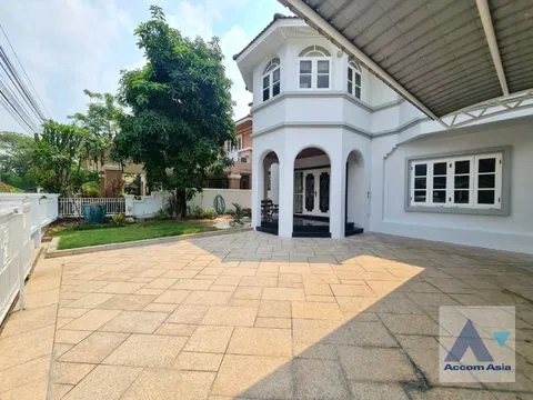 🔼🔽 AccomA 📩  5 BR House in Lat Phrao (AA39826)