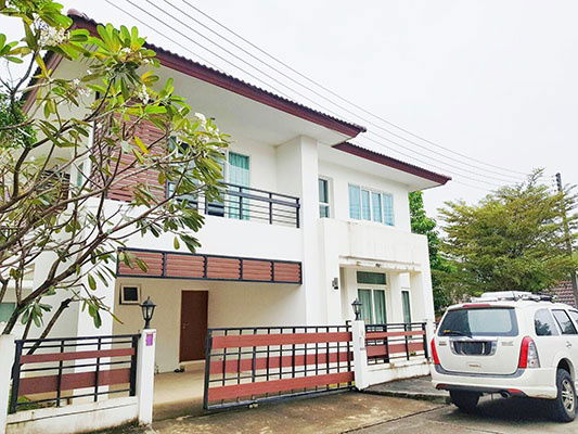 บ้านเดี่ยวให้เช่า : ให้เช่าบ้านเดี่ยว 2 ชั้น ใกล้โรงเรียนยุวฑูตศึกษาพัฒนา (ABS) 3 ห้องนอน 3 ห้องน้ำ 1 ห้องครัว 2 ที่จอดรถ