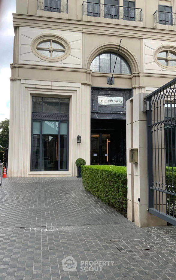 picture 2-BR Condo at The Diplomat Sathorn near BTS Surasak (ID 1855051) - 19/33