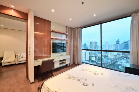 Ready-to-move-in Condo The Address Sukhumvit 28 near BTS Phrom Phong