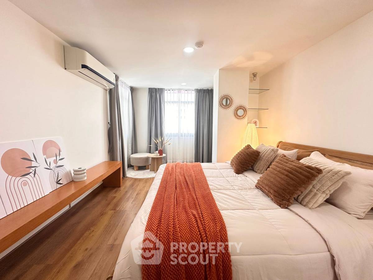 picture 2-BR Condo at Green Point Silom near BTS Chong Nonsi (ID 2364612) - 4/12