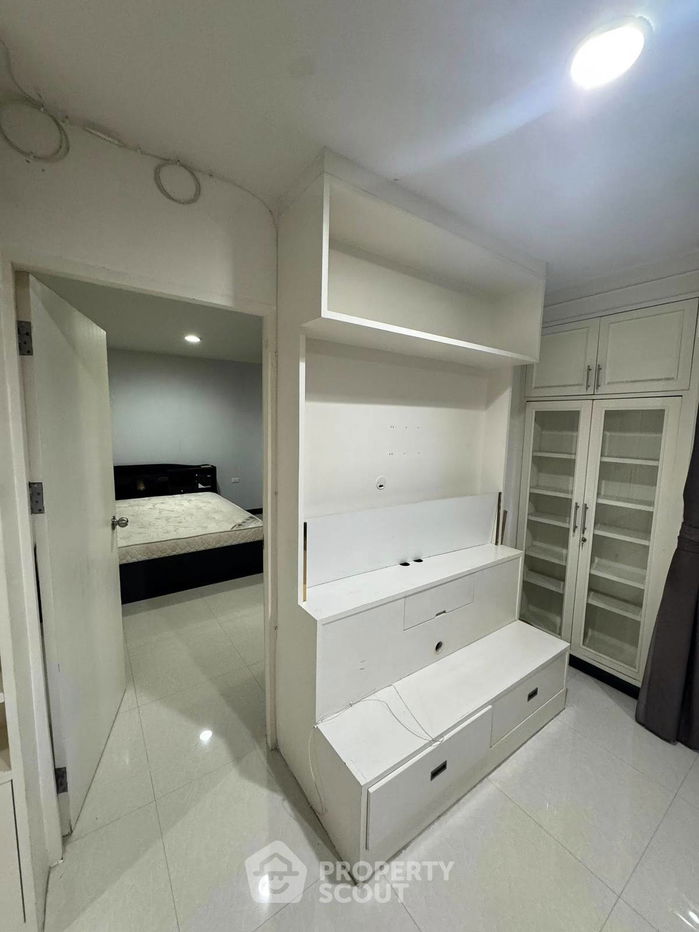 picture 2-BR Condo at Bodin Suite Home Condominium in Phlapphla (ID 2364424) - 12/12