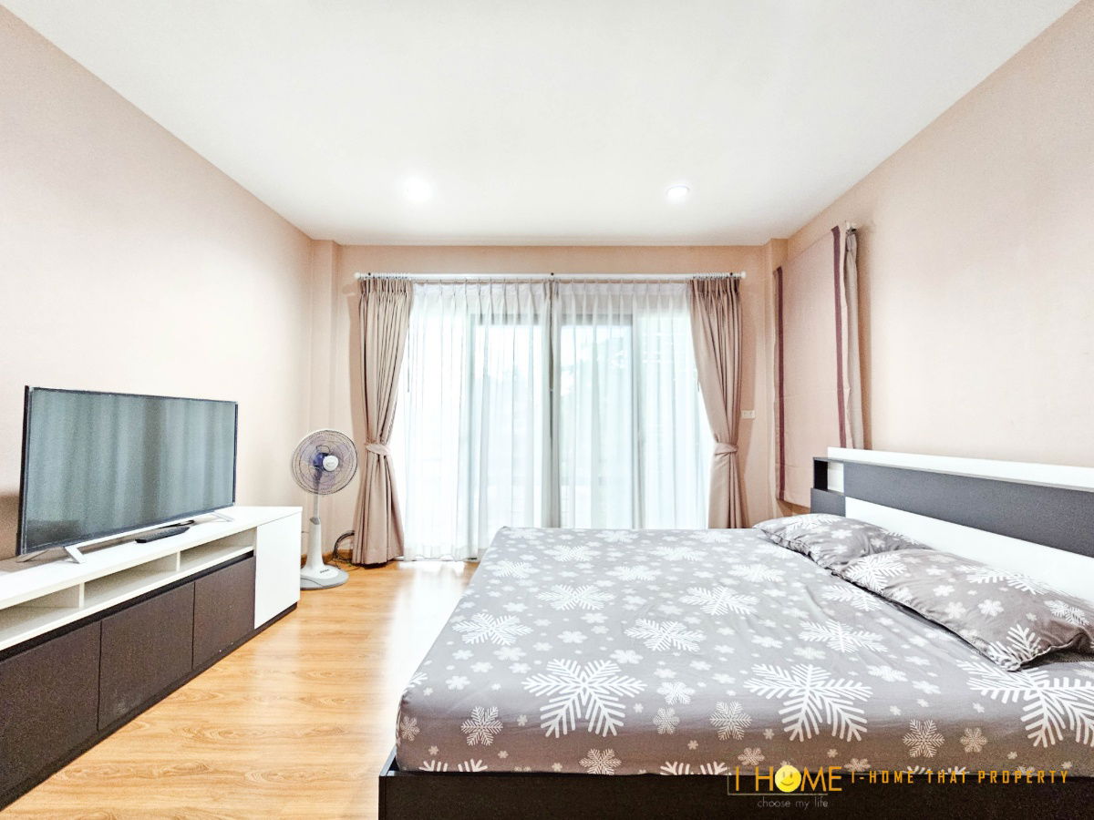 picture A two storey house for rent with 3 bedrooms,3 toilets and 1 kitchen. - 15/28