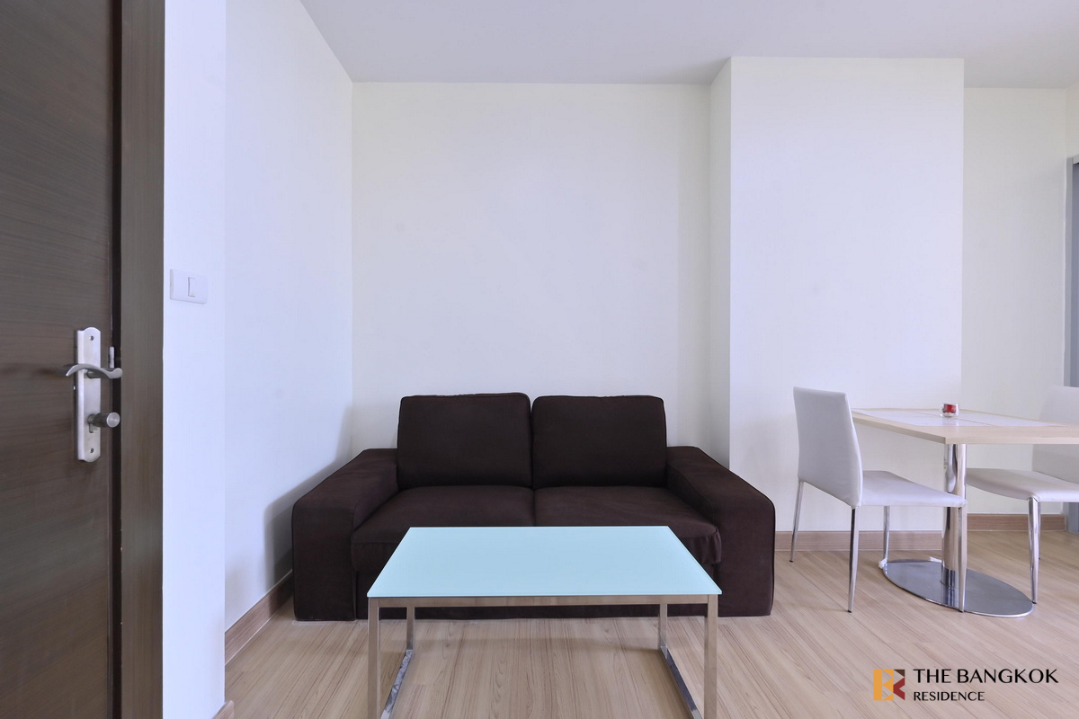 picture RHYTHM Ratchada Private Unit, Fully Equipped Common Area near MRT Ratchadaphisek Station - 9/10