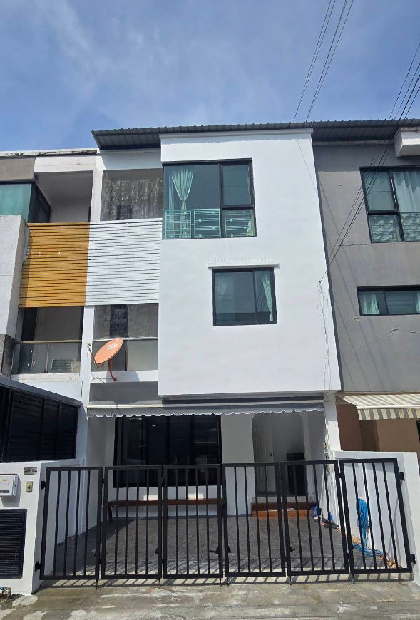 picture Home office for rent in Sarinwiz Village, Bearing (Sukhumvit 107) - 1/16