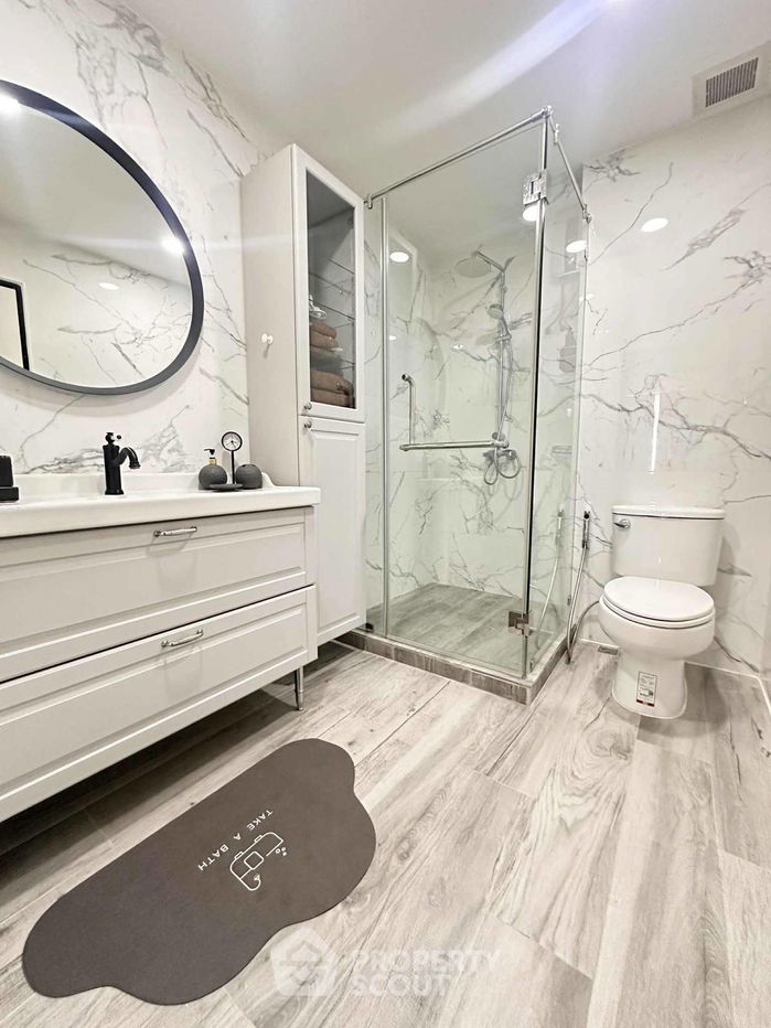 picture 2-BR Condo at Green Point Silom near BTS Chong Nonsi (ID 2364612) - 8/12
