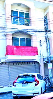 เช่าอาคารพาณิชย์ ถนนพระองค์เจ้าสาย คลอง 4 : แยกสายไหม ถ. ลำลูกกา เช่า อาคารพาณิชย์ 3 ชั้น 21 ตร.วา. 258 ตร.ม. ไสวประชาราษฎร์ ตลาดเอซี คลองสี่ 850 ม. BTSคูคต 3.6 กม.