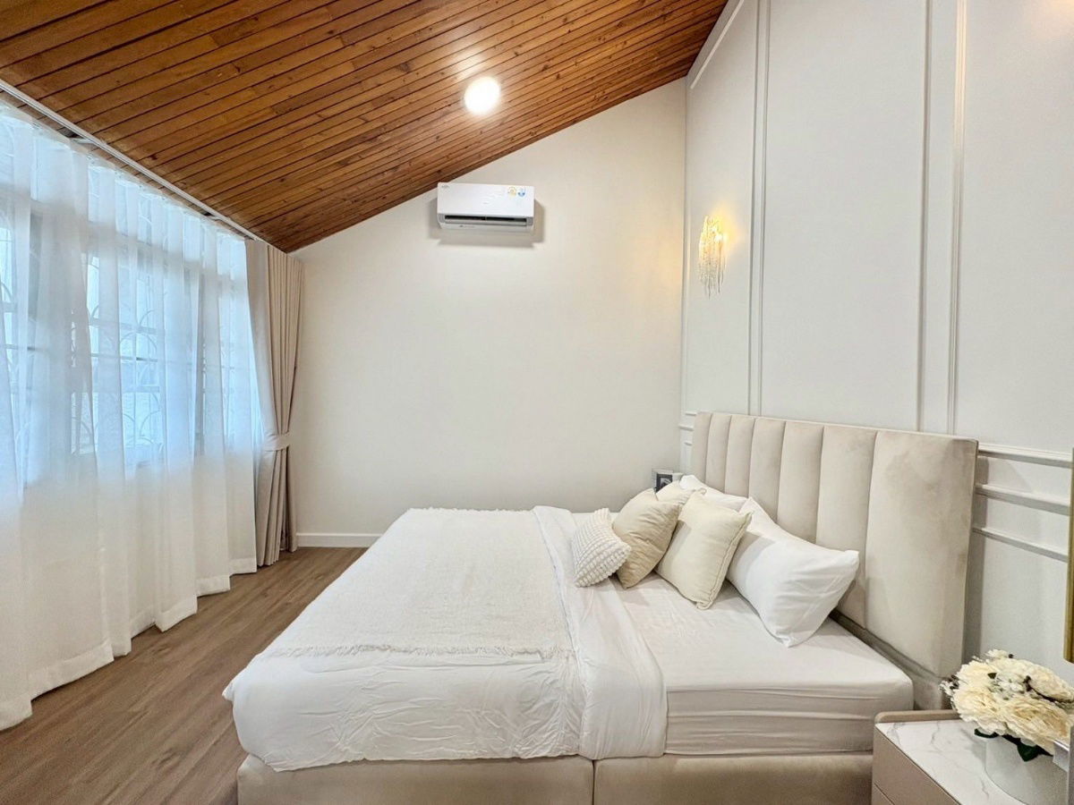 picture 🏡✨ Luxury house for rent with swimming pool in the heart of Ratchada. Spacious, quiet, private area. Ready to move in immediately - 6/15