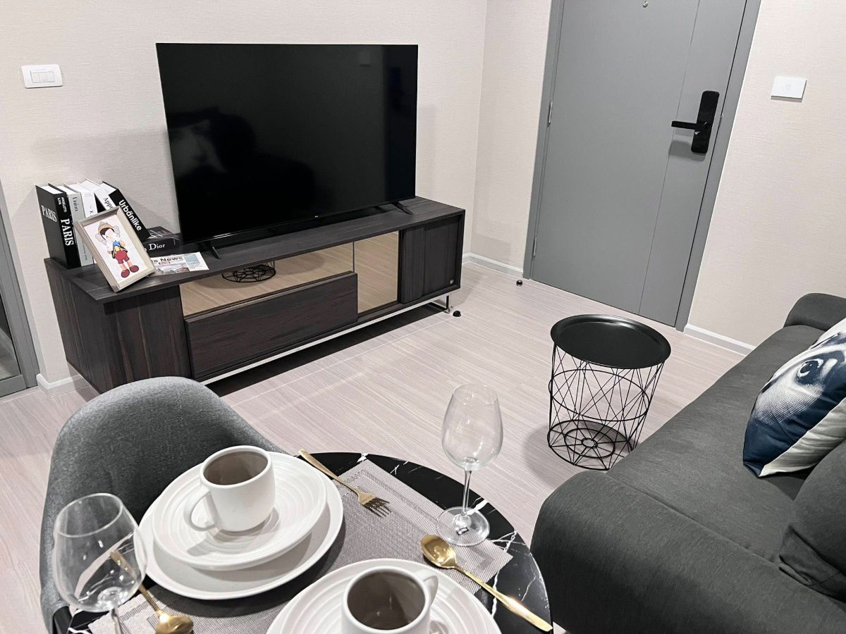 picture Shuttle bus BTS Phrom Phong 1.8 km. Price  17,000 Baht Condo Quintara Phume Sukhumvit 39 ( Rental ) - 4/17